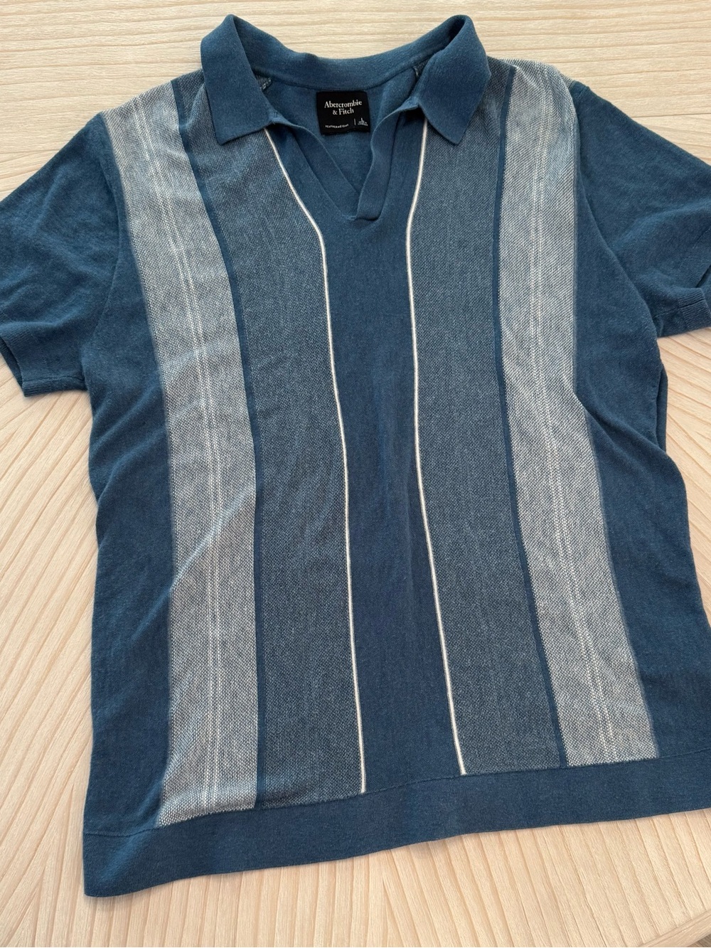 Abercrombie & Fitch Men's Navy Blue Vertical Stripe Polo Knit - Picture 7 of 7